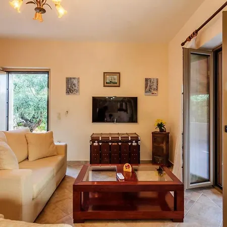 Selinitsa Stone Residence-private Poolside Retreat Agios Nikolaos (Mani)